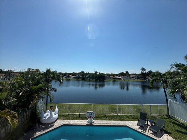 Building Photo - 4943 SW 33rd Way