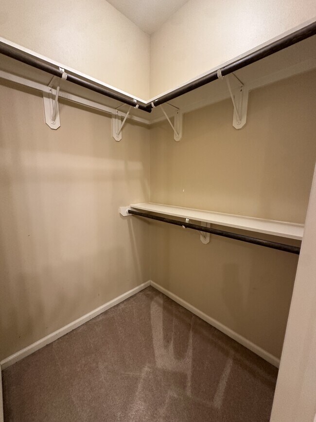 Building Photo - 6863 Par Rd 7137