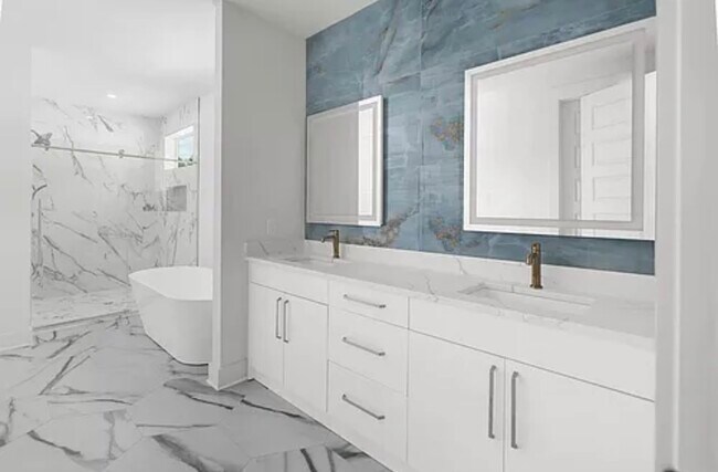 Building Photo - 2323 Carter Ave