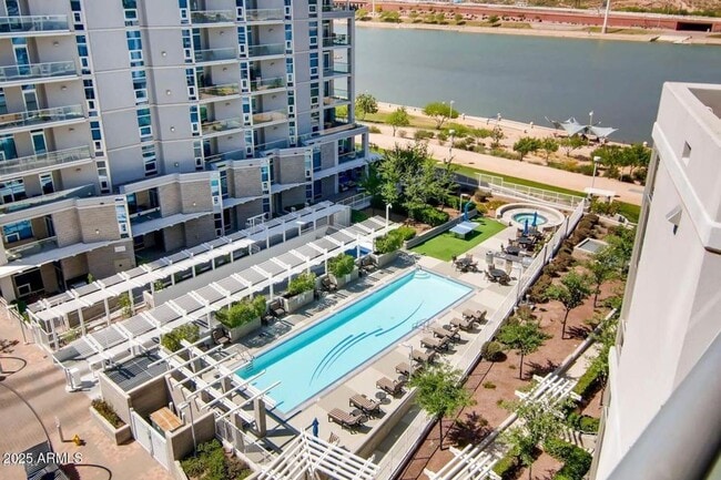 Building Photo - 2 Bedroom 2 Bathroom BRIDGEVIEW AT HAYDEN FERRY LAKESIDE CONDOMINIUM