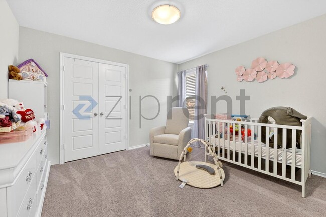 Building Photo - 2650 Streamside Dr