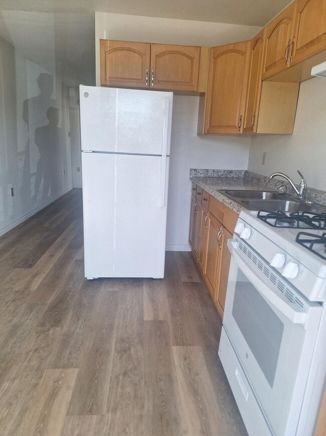 Building Photo - 3820 Merrimac Ave