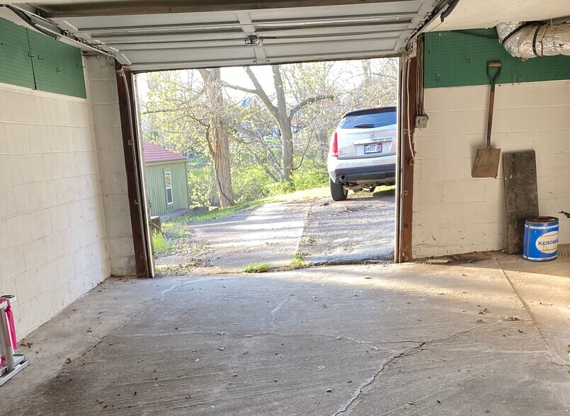 Attached garage - 45 Hartweg Ave