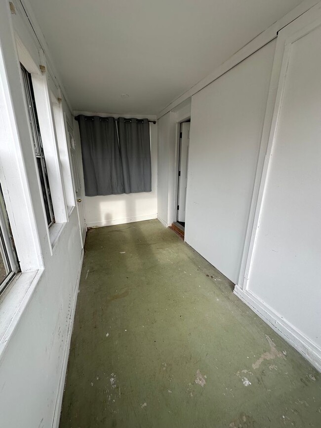 Building Photo - 1007 Lake Ave