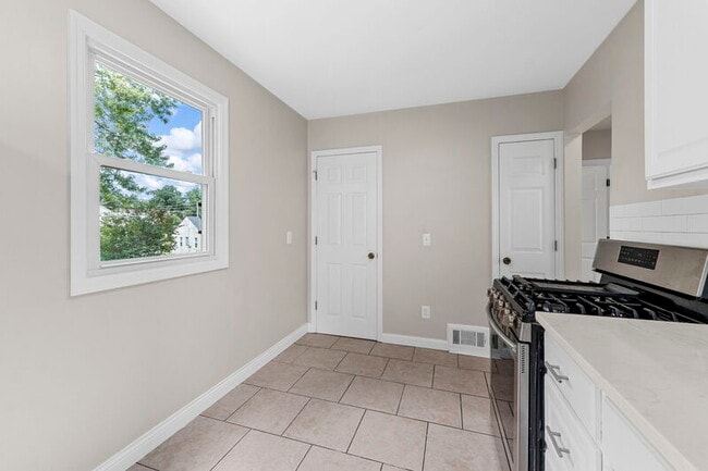 Building Photo - 7715 Horatio Dr