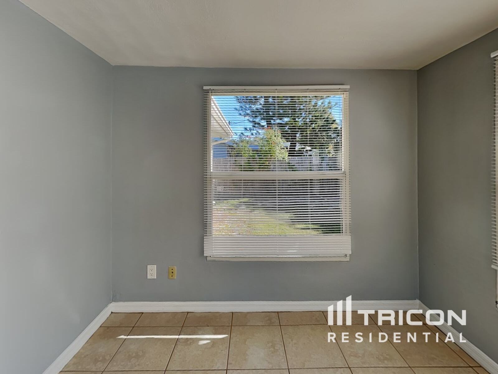 Building Photo - 2529 Brentwood Dr