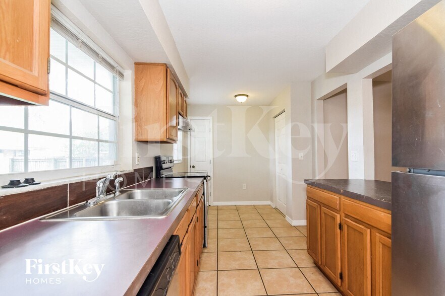 Building Photo - 331 Pico Ct