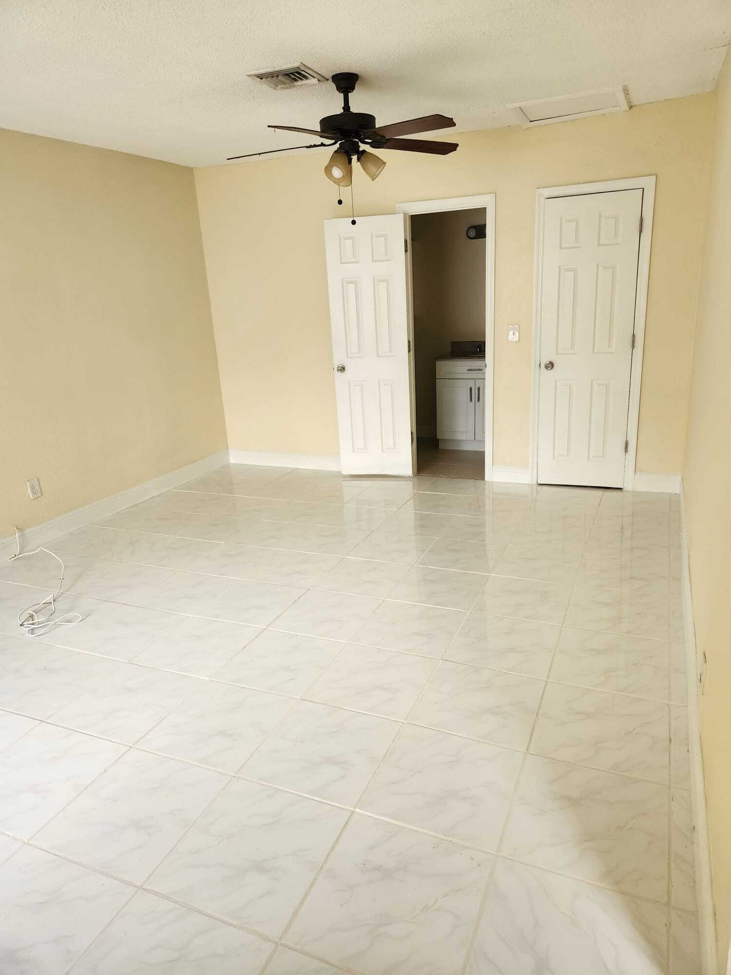 Building Photo - 340 NW 4th Ave