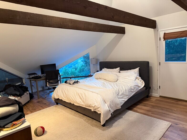 Main bedroom - 108 Oakmont Ave