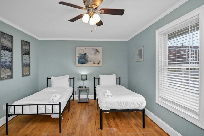 Building Photo - Walkable State Street Gem in the Heart of West Columbia