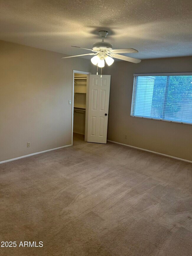 Building Photo - 6120 E Hobart St