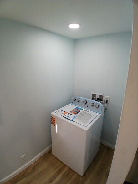 Building Photo - 2311 W Godman Ave