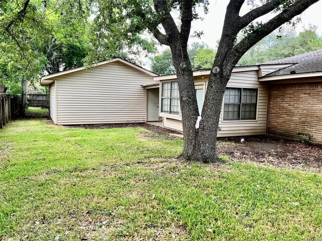 Building Photo - 414 Oak Vista Dr