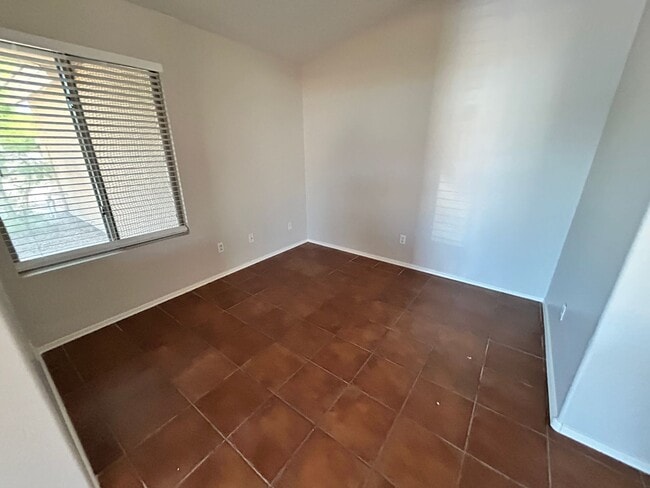 Building Photo - Spacious 3Bd 2 Ba Home In Litchfield Park ...