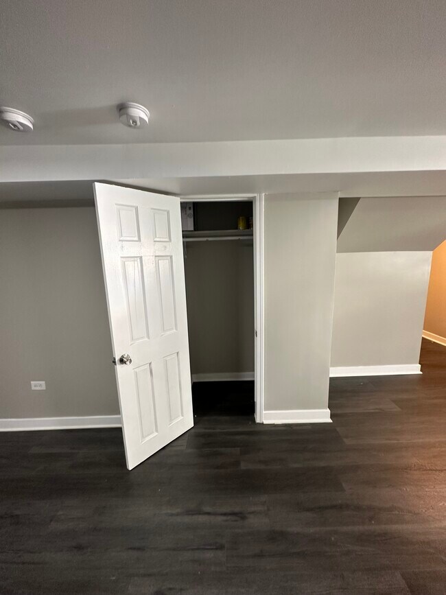 Building Photo - 5724 S May St