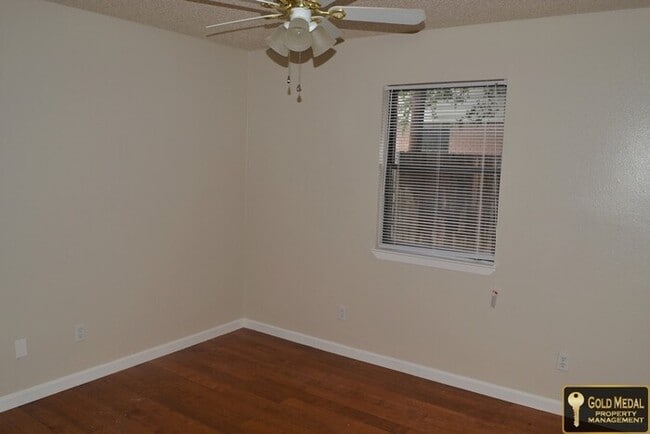 Building Photo - 4707 Westcliff Rd