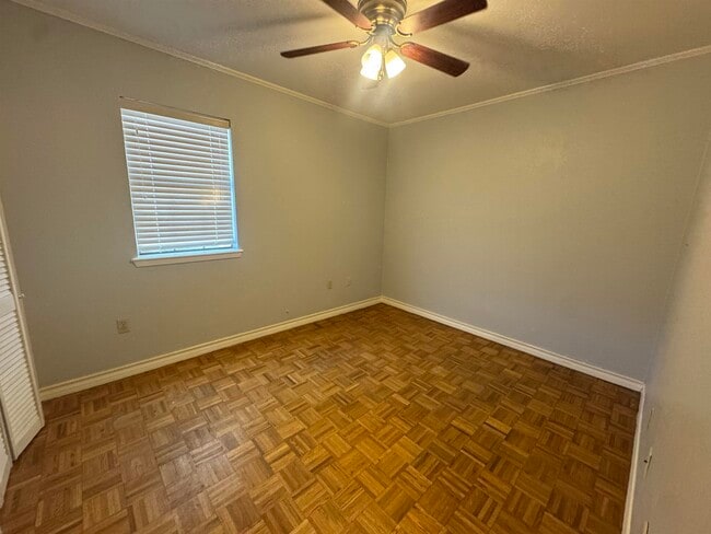 Building Photo - 626A Birchwood Ln