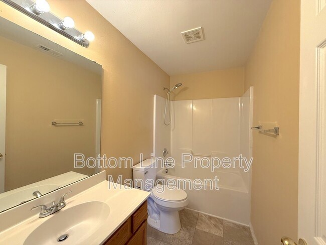 Building Photo - 8125 Rosberg Ln