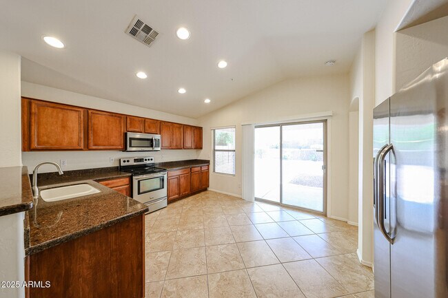 Building Photo - 12848 W Desert Mirage Dr