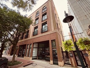 Building Photo - Capital Place Condo
