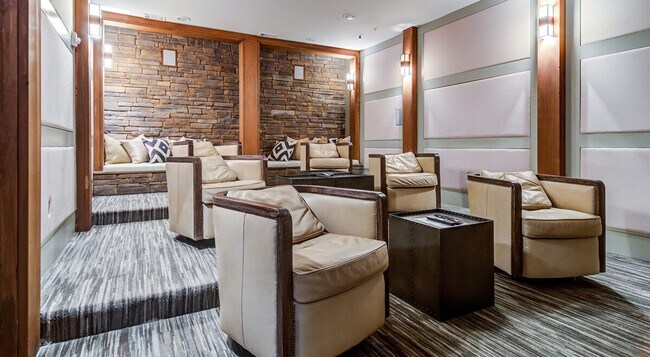 Building Photo - 300 Venue Wy