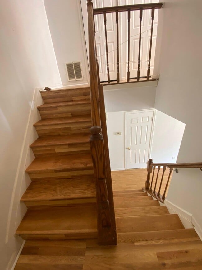 Building Photo - 40 Walnut St