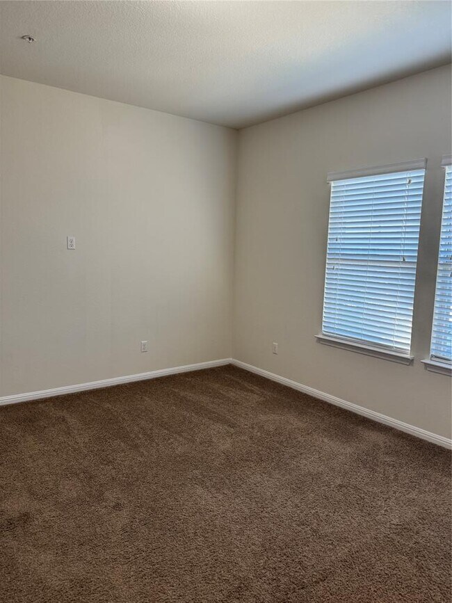 Building Photo - 7220 Wyoming Springs Dr