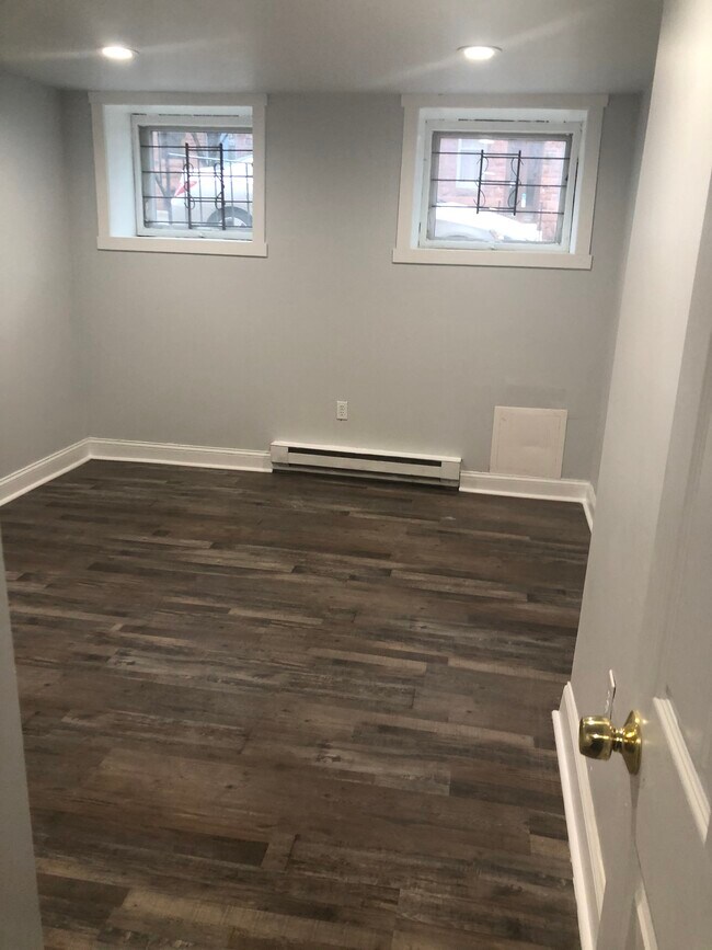 Building Photo - 1737 Park Ave