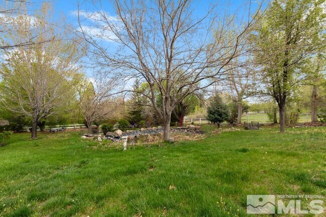 Building Photo - 1880 Meadowview Ln