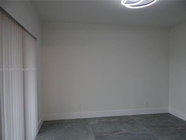 Building Photo - 5980 SW 40th Ave