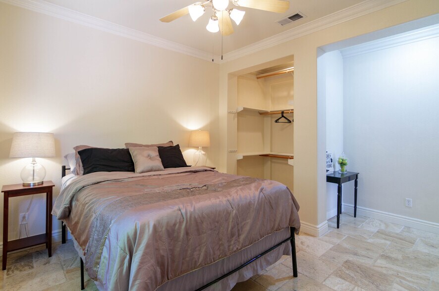 Building Photo - 171 Fennel Ct