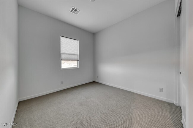 Building Photo - 102 Ibiza Lk Dr
