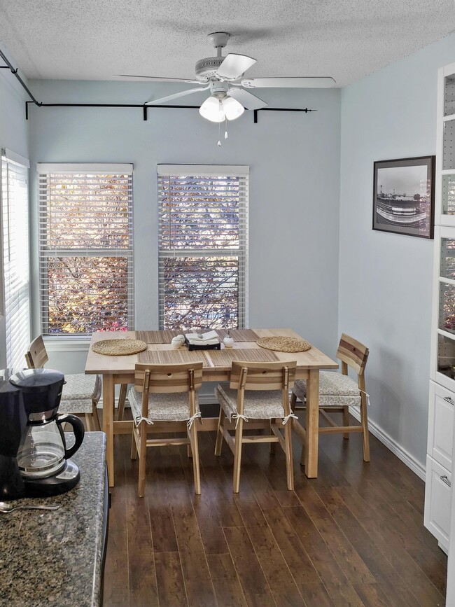 Building Photo - 2414 Longview St