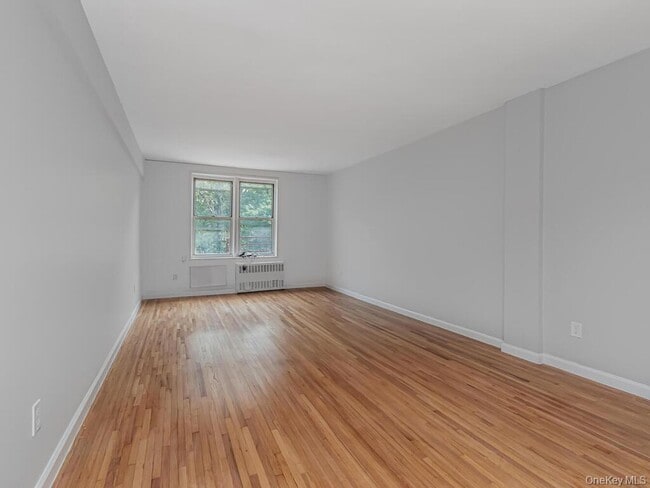 Building Photo - 6535 Broadway