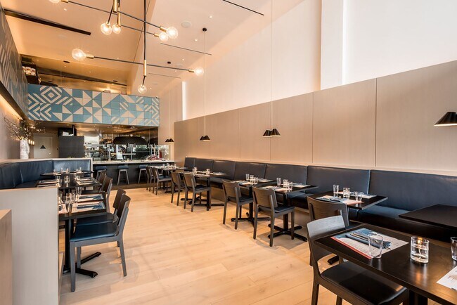 Building Photo - 11970 Montana Ave