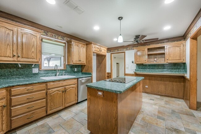 Building Photo - 7518 Lamount Dr