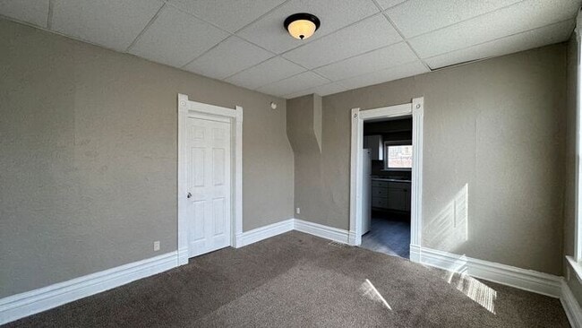 Building Photo - Charming 3-Bedroom Home with Convenient Lo...
