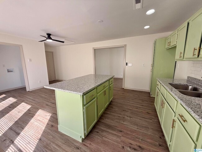 Building Photo - 5 21st Ct NW