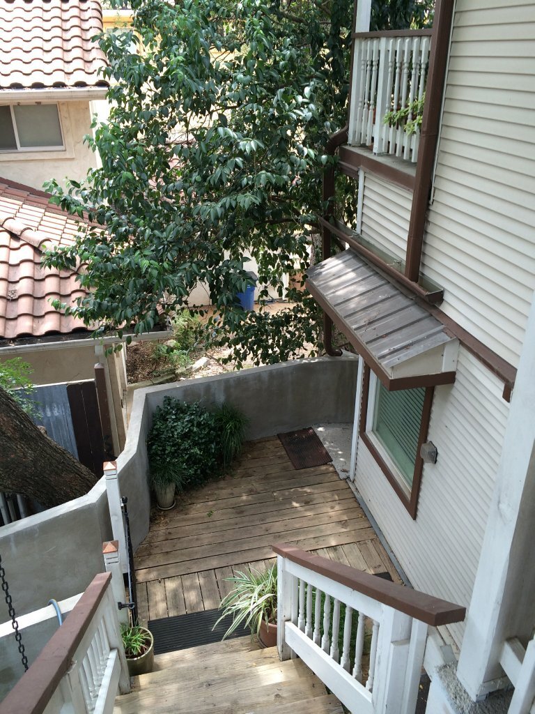 Building Photo - 607 Upson St