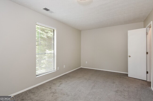 Building Photo - 4012 Day Trail N