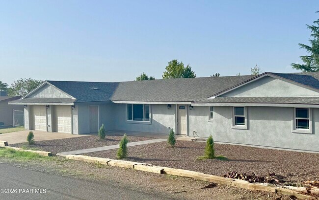 Building Photo - 7216 E Grandview Dr
