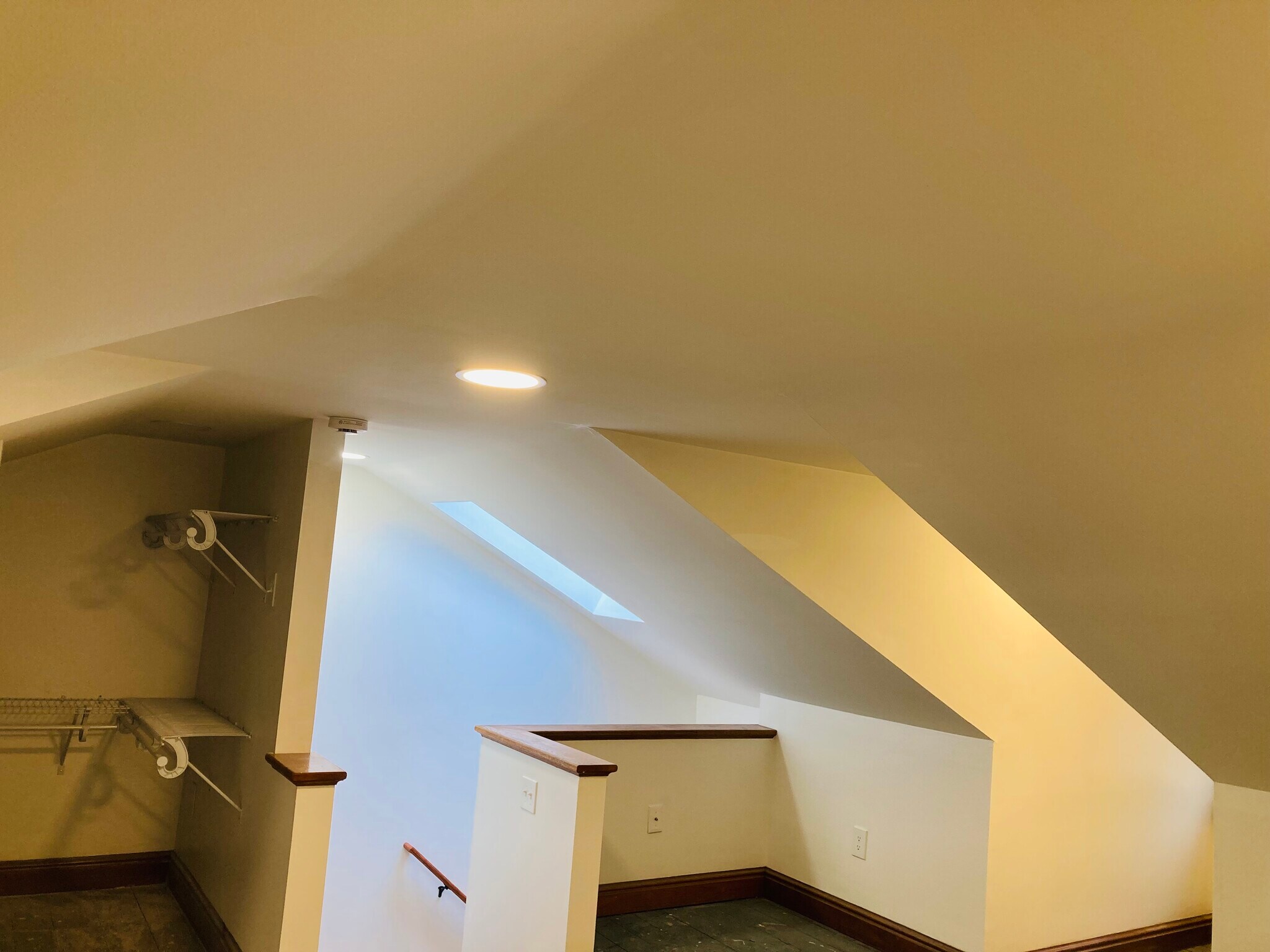 Building Photo - 104 E North Ave