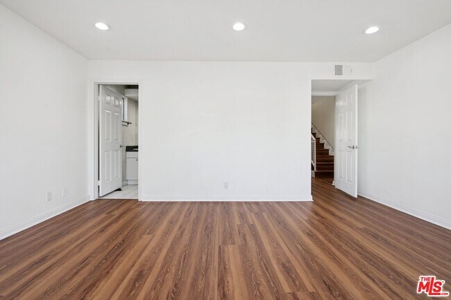 Building Photo - 12010 Texas Ave