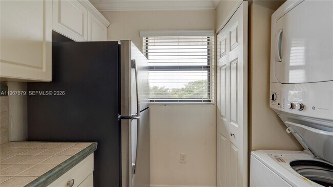 Building Photo - 10155 NW 9th St Cir