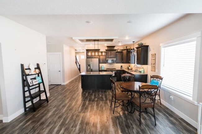 Building Photo - 4 Bed - 2.5 Bath Single Family Home Cimarr...
