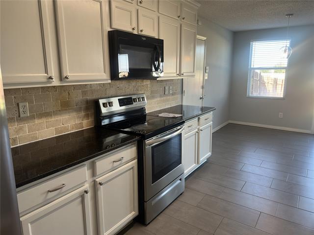 Building Photo - 1744 Hickory Creek Ln