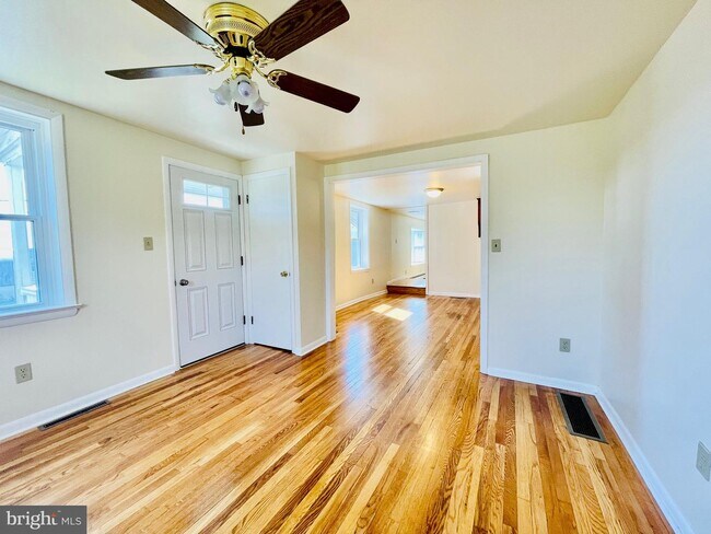 Building Photo - 288 Oxford Rd