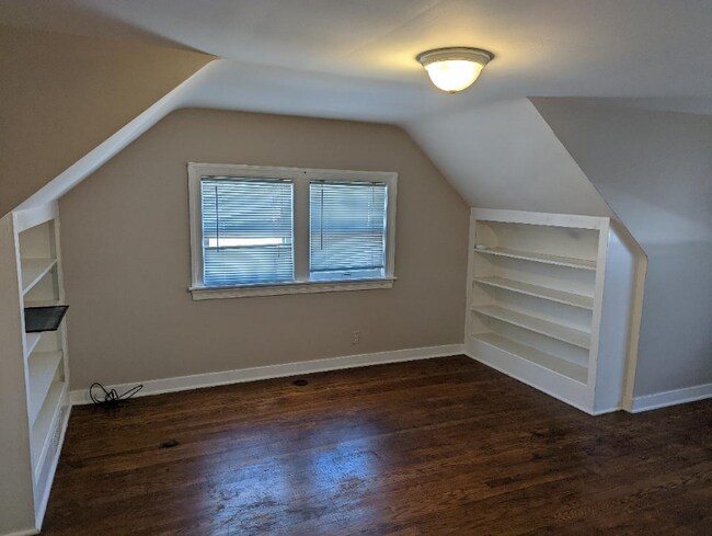 Building Photo - 916 S Webster St