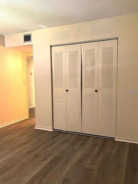 Building Photo - 120 Hibiscus Woods Ct