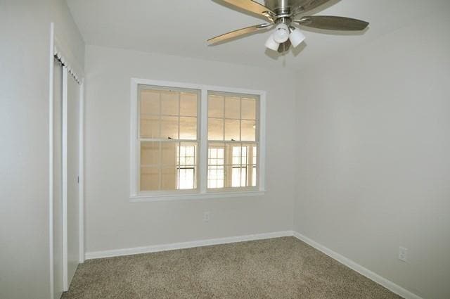 Building Photo - 402 E Carolyn Dr